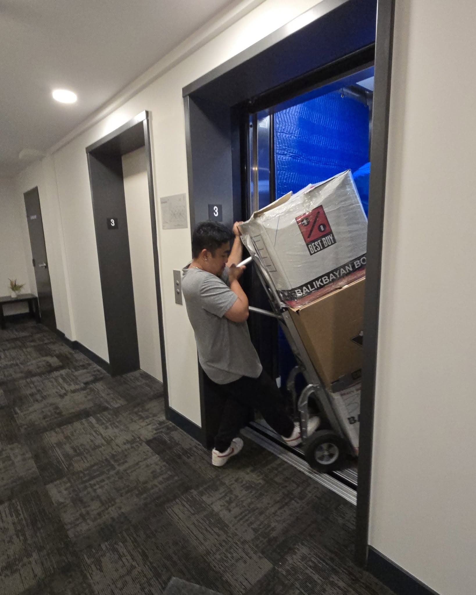 Building access and elevator coordination on a commercial move.